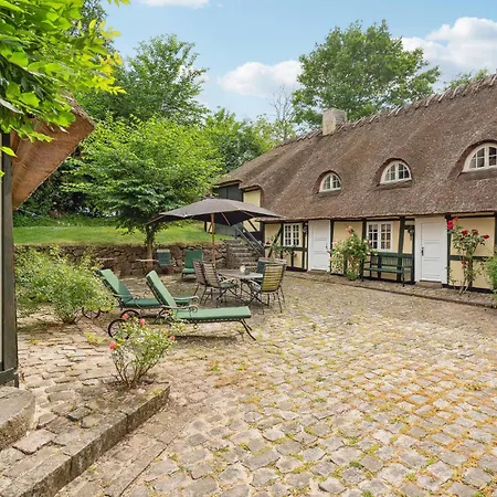 Awesome In With Kitchen Holiday home